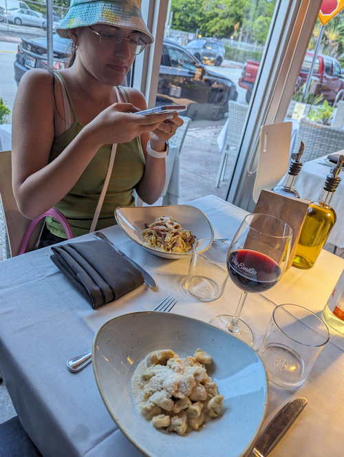 MIA_2023-08-18 19-45-11_PXL_20230818_234511352